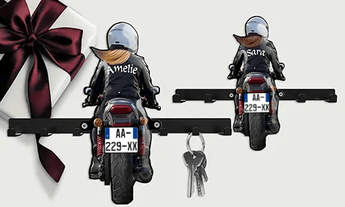 Einzigartige Schlüsselhalter-Wand mit dem Namen und dem Kennzeichen deiner Schwester!