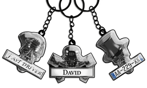 Klíčenka se zkříženými kostmi a značkou