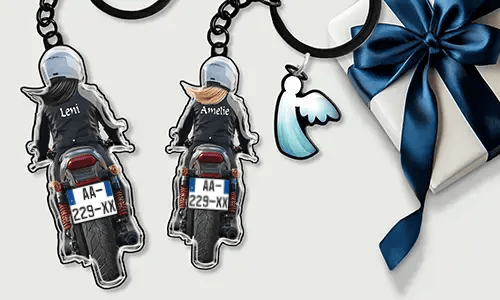 Personalised motorcycle keychain with name and license plate - gift for your sister
