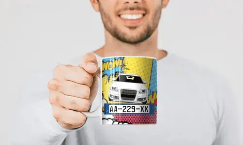 2 auto comic in the men's hand