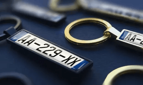 Porte-clés personnalisables en métal, parfaits comme cadeau avec message gravé