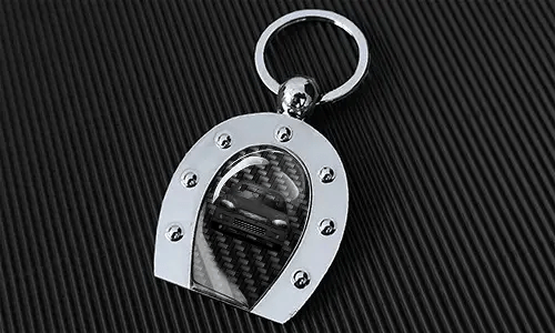 gallery-photo-horseshoe-keychain-1