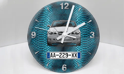 wanduhr mit foto auf dem Tisch wanduhr foto