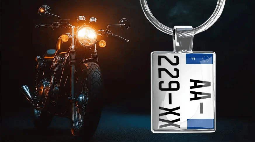 Motocyklový přívěsek na klíče